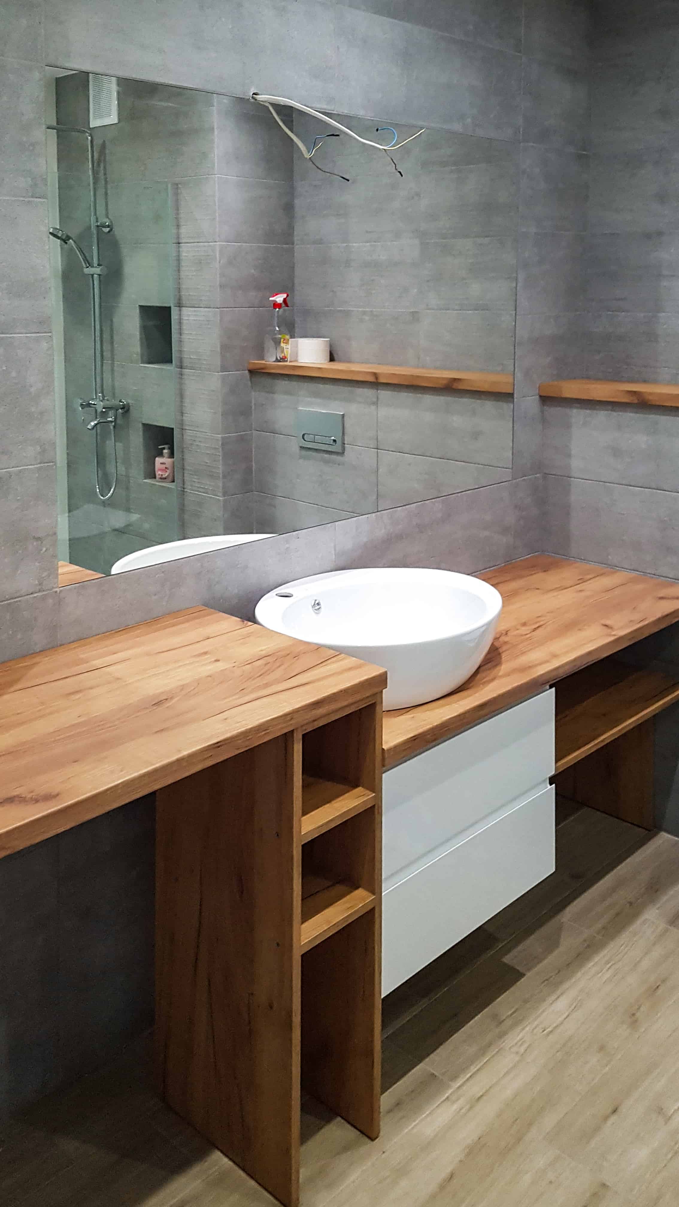 Łazienka z białym akcentem