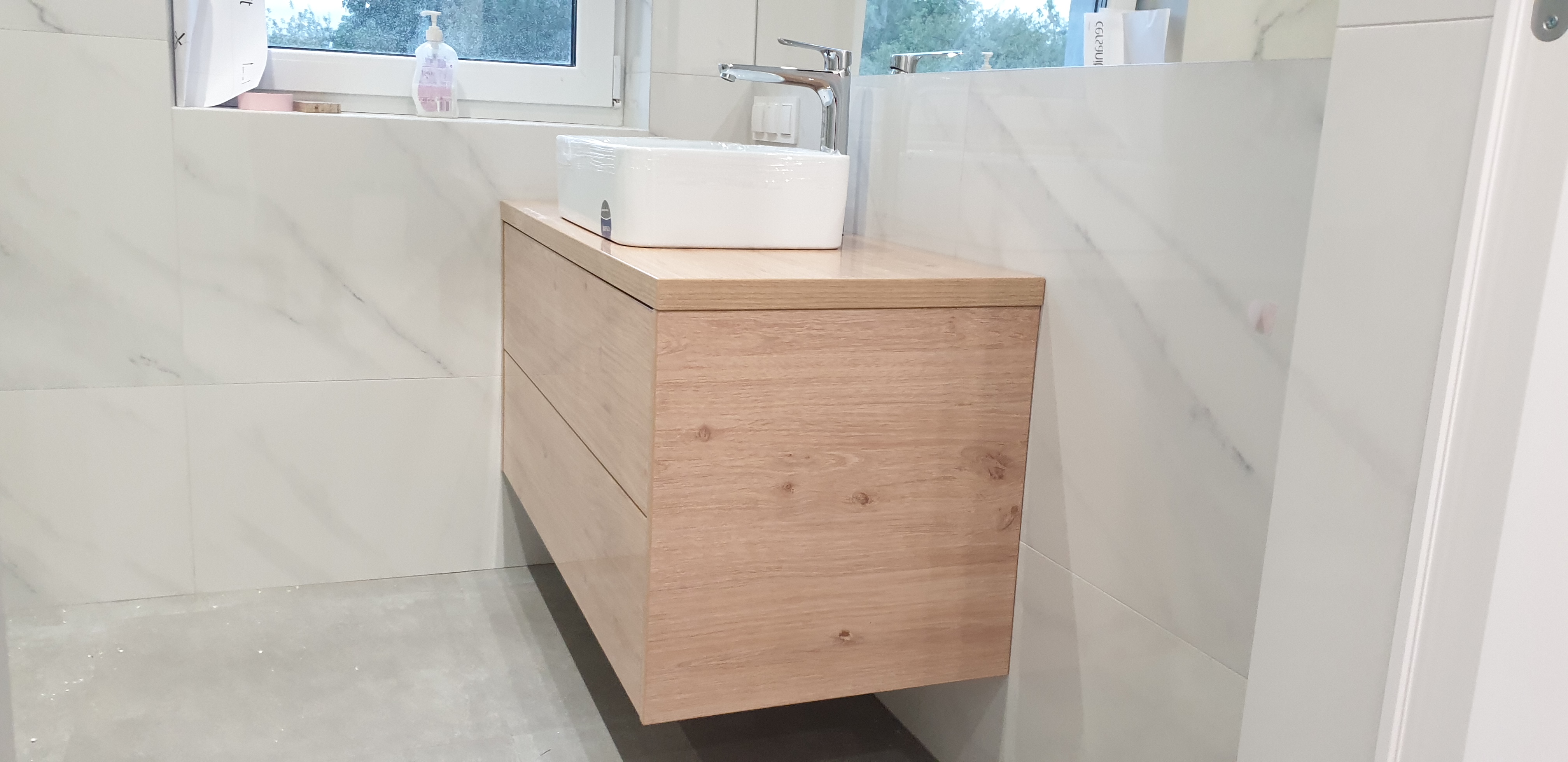 jasna szafka pod umywalką2