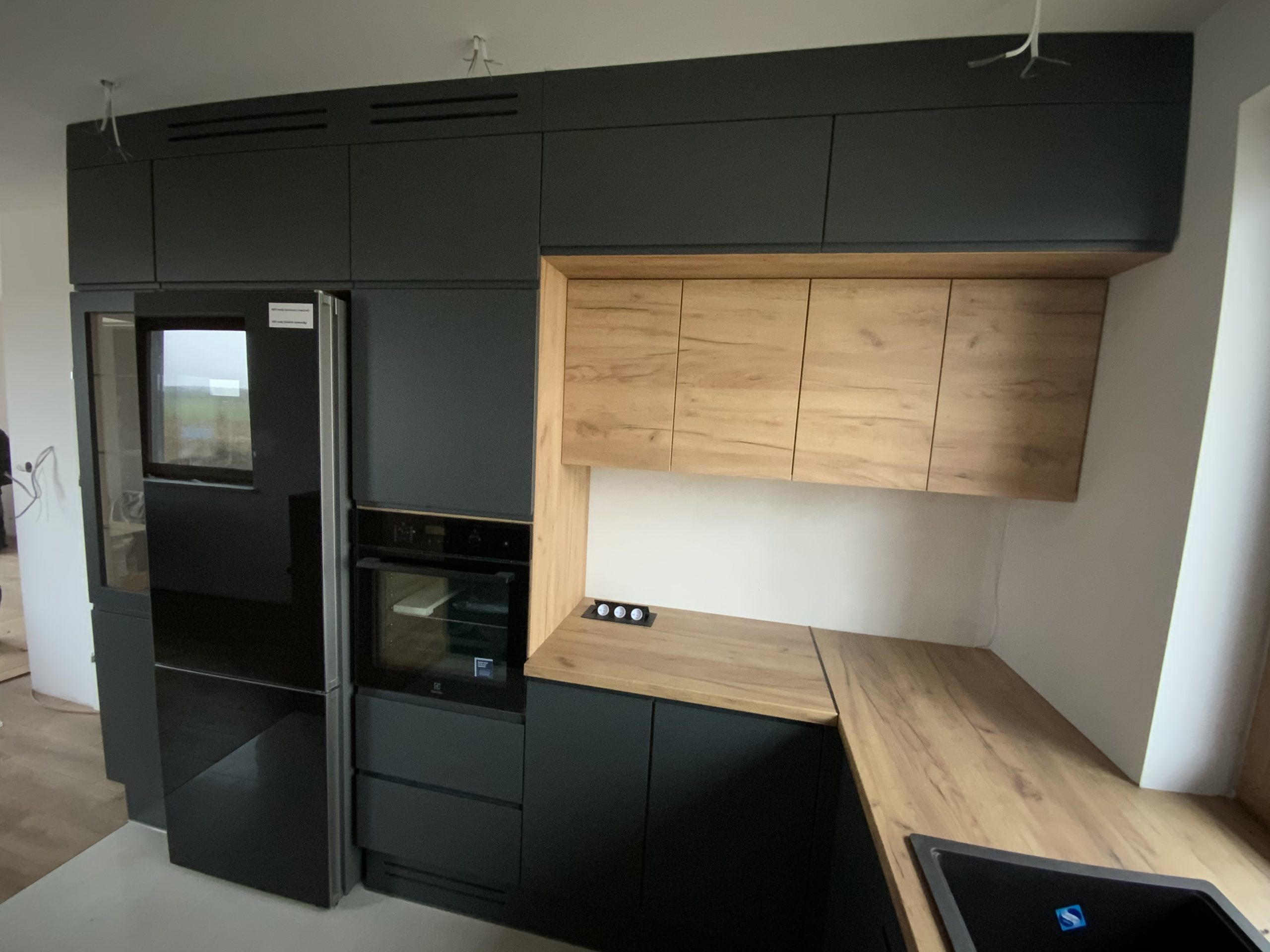 091EFD43-DE99-4F38-869C-FCDE943DABD2