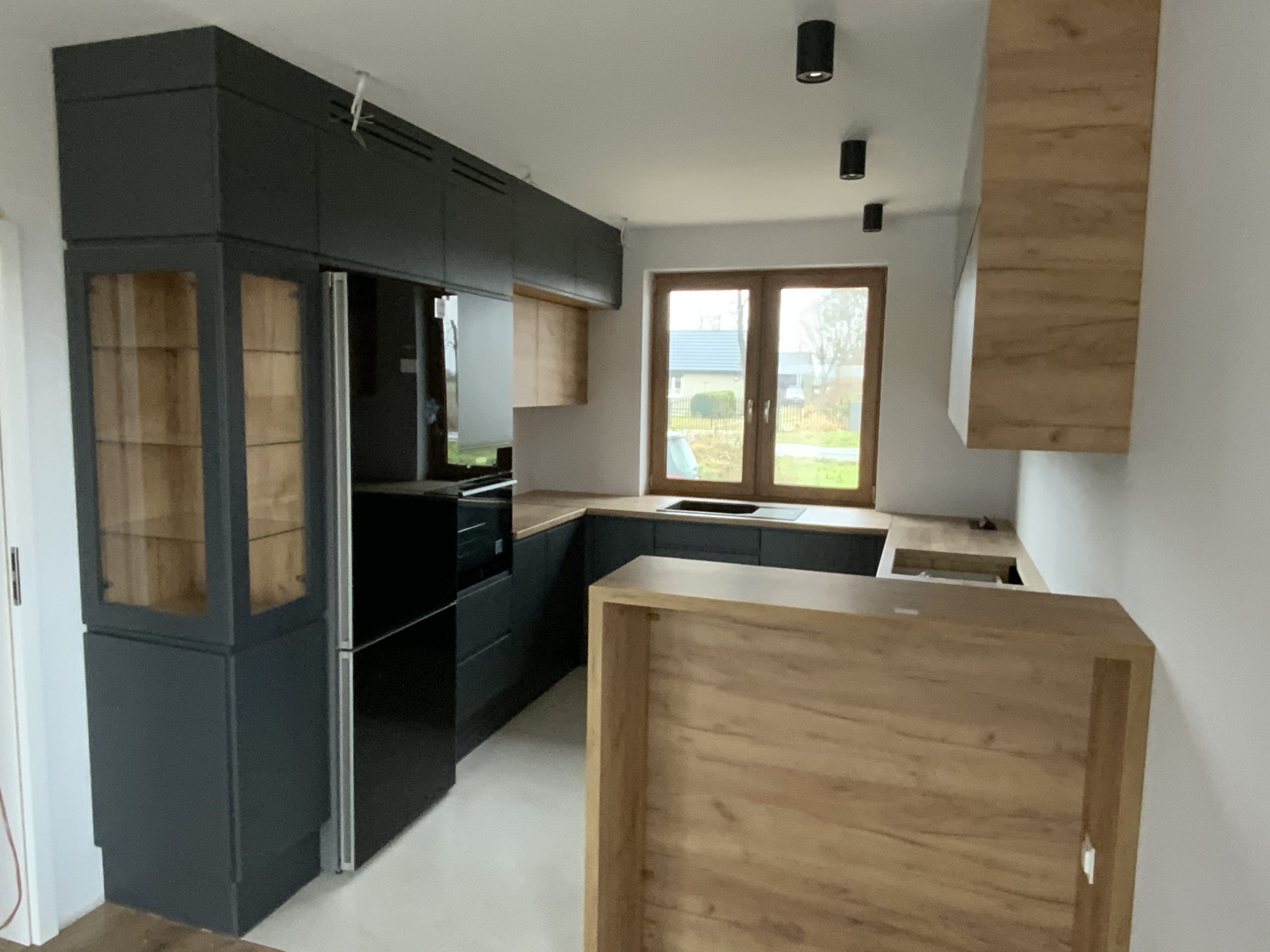 A6EC9BDE-9A00-43F2-93B9-4EAA370DE13D