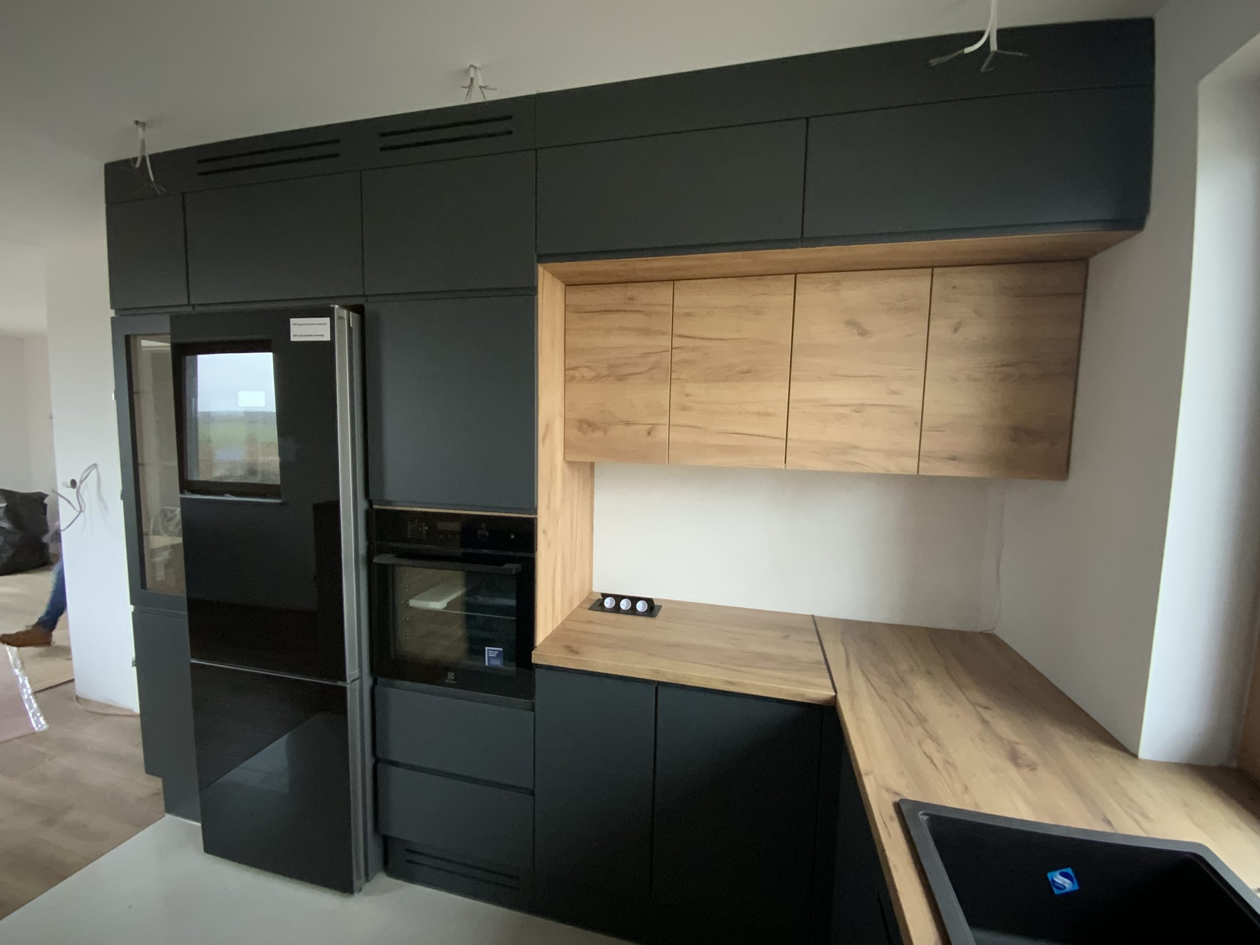 B8FB563C-DE7F-4954-B33B-E1AB1EB4B5A3