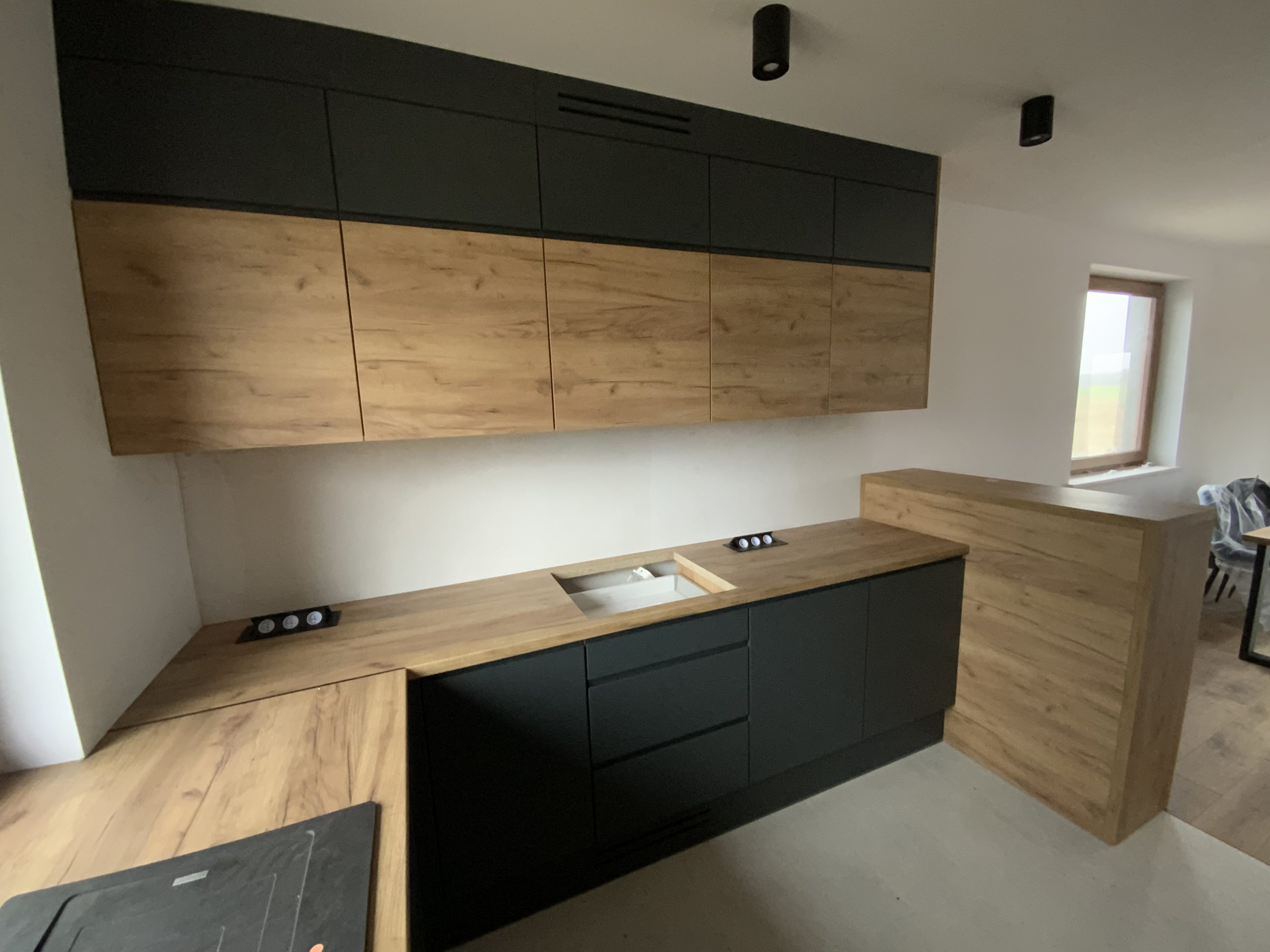 BF105358-A987-4FE4-BCC3-BF4D9C49DE41