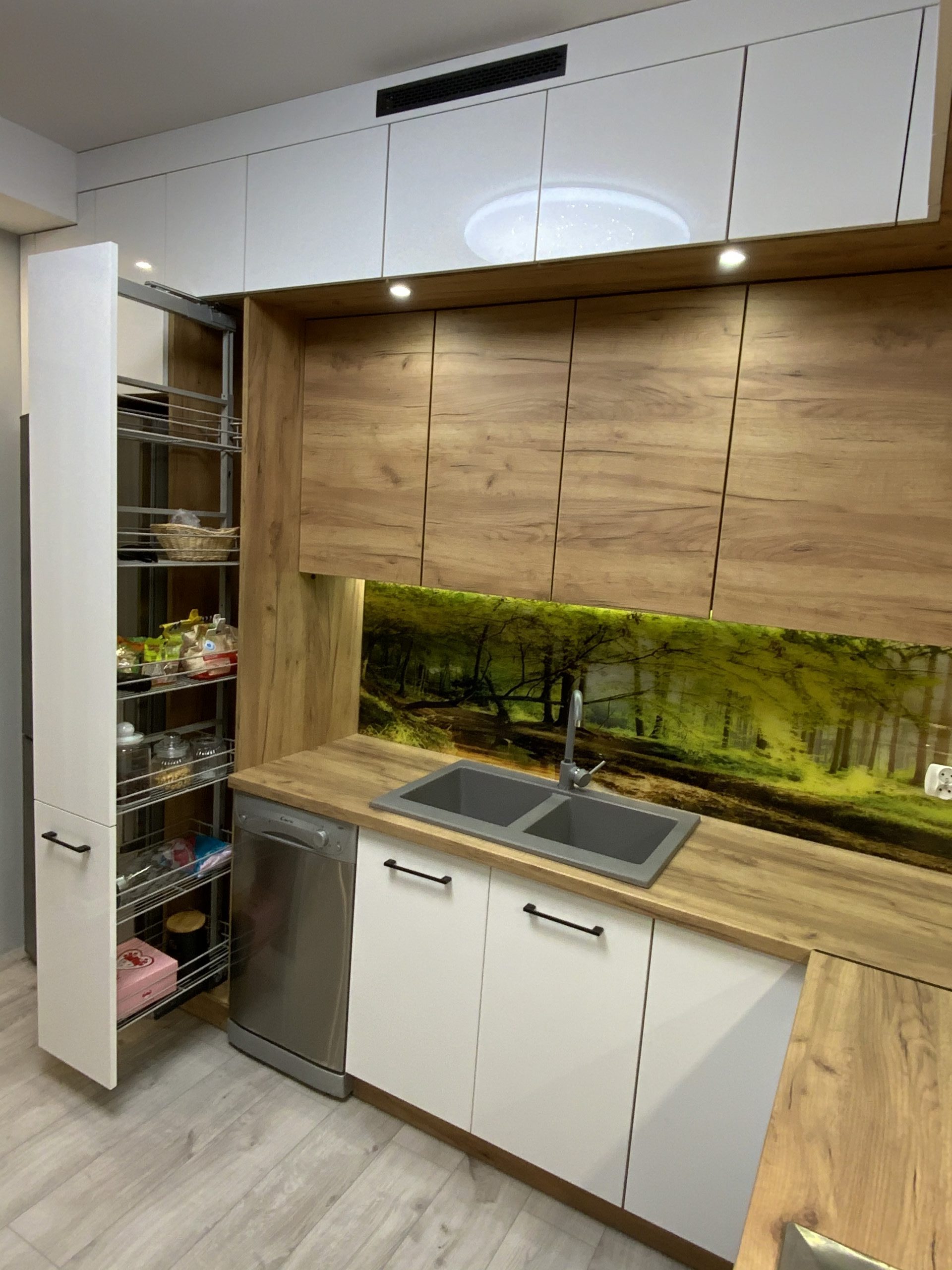 CC8B408C-2ADF-47C2-96E3-CB015E32F27C