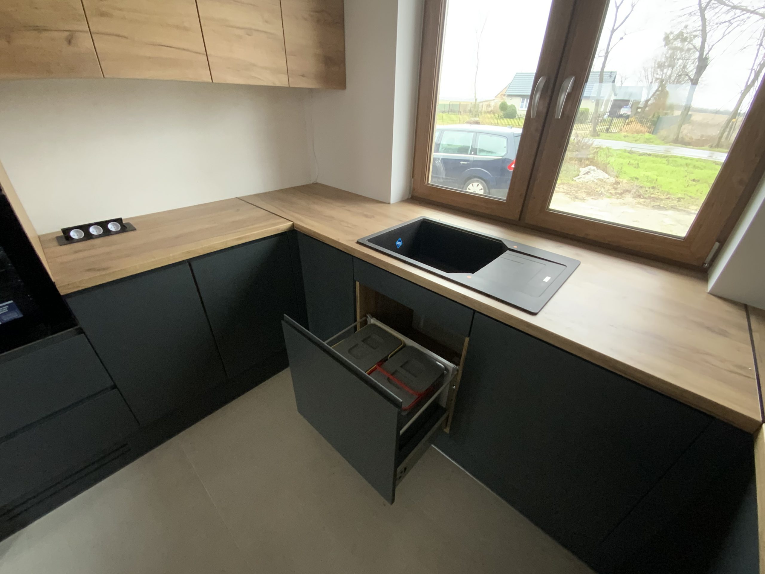 FE994501-7D64-4CF2-A49A-B488E86643BD