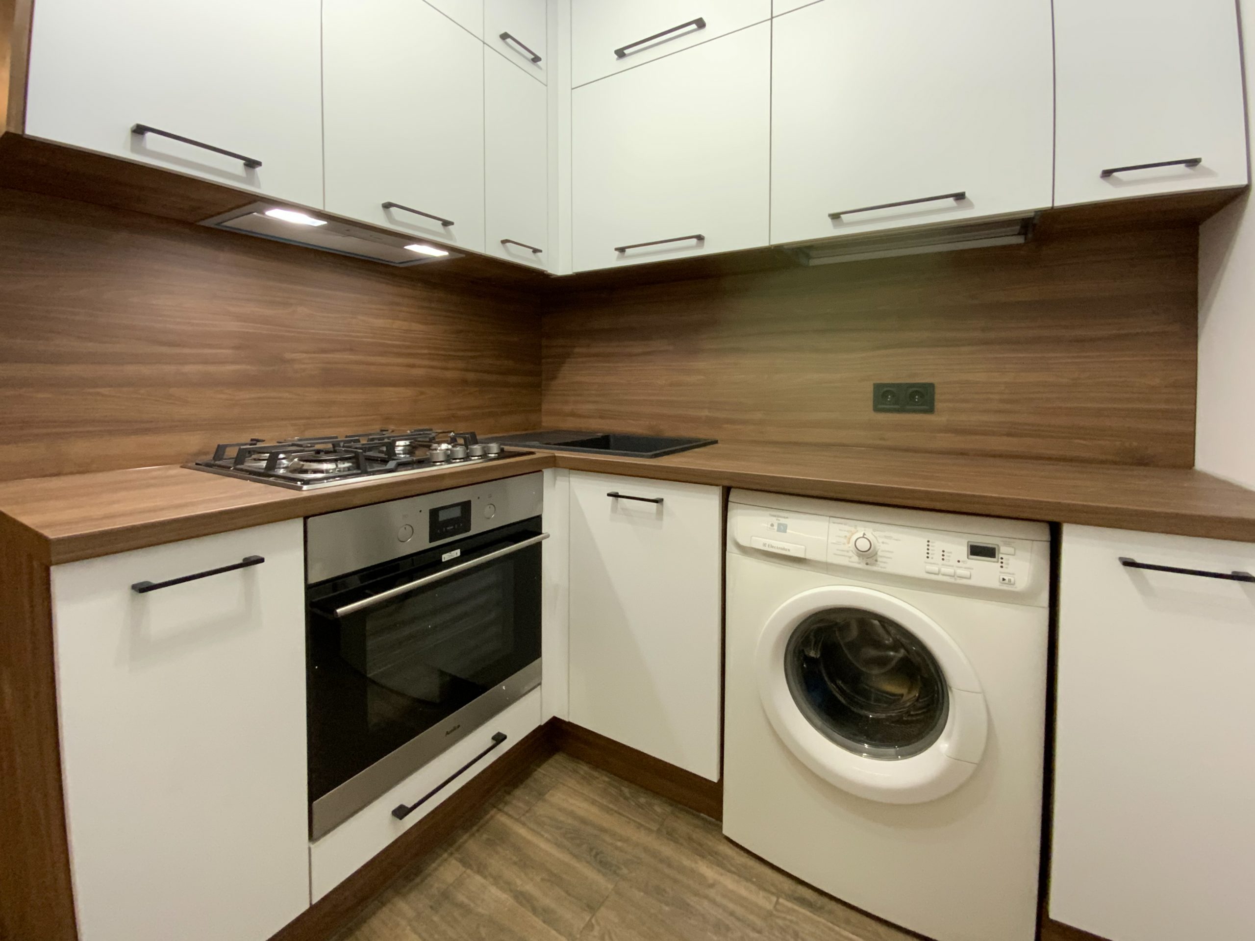 98D54A4A-D7DB-4BEB-B9C1-8C6D3A23EC0E