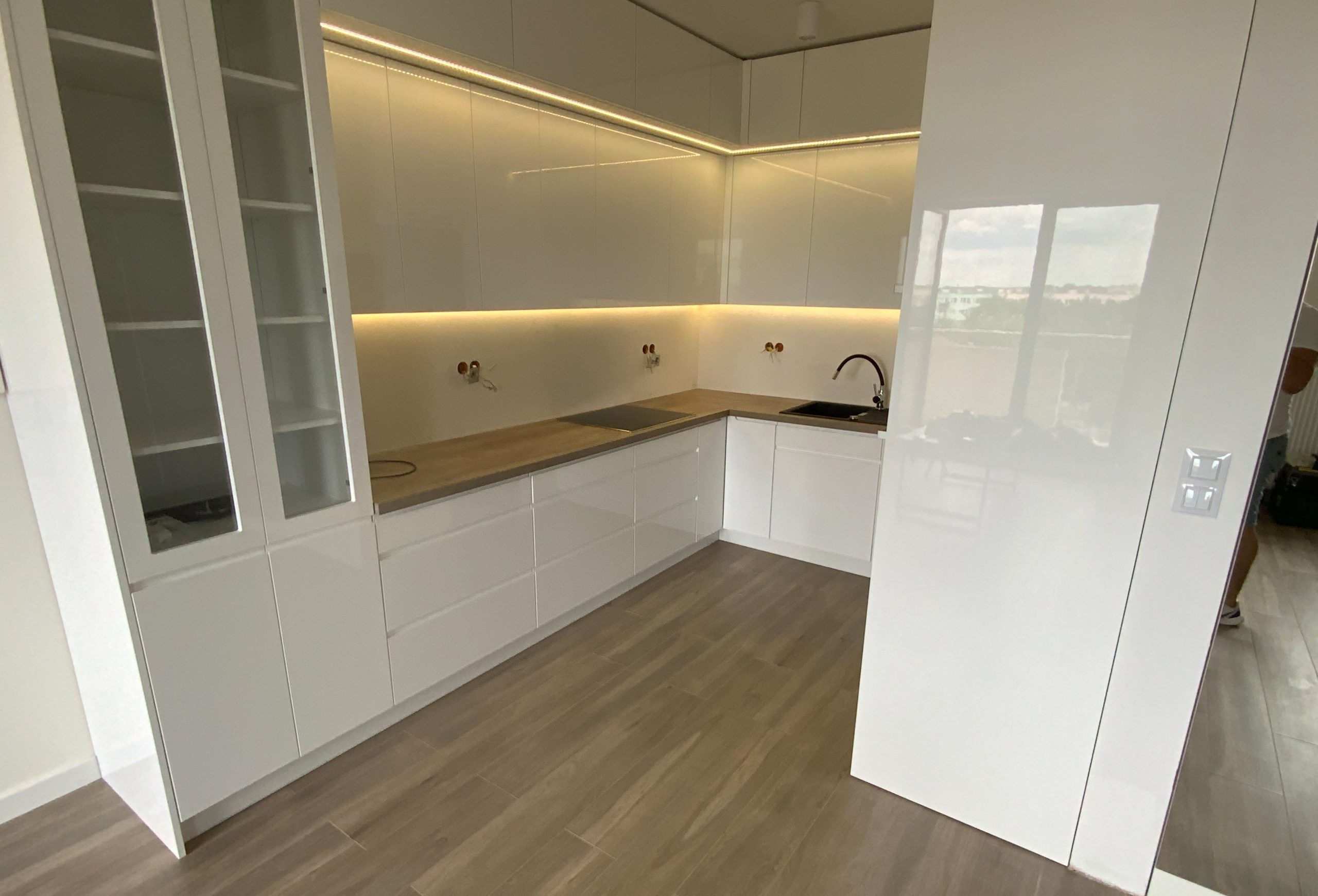 2BFEE213-40BD-40CE-A728-1E3B8B89A5C8