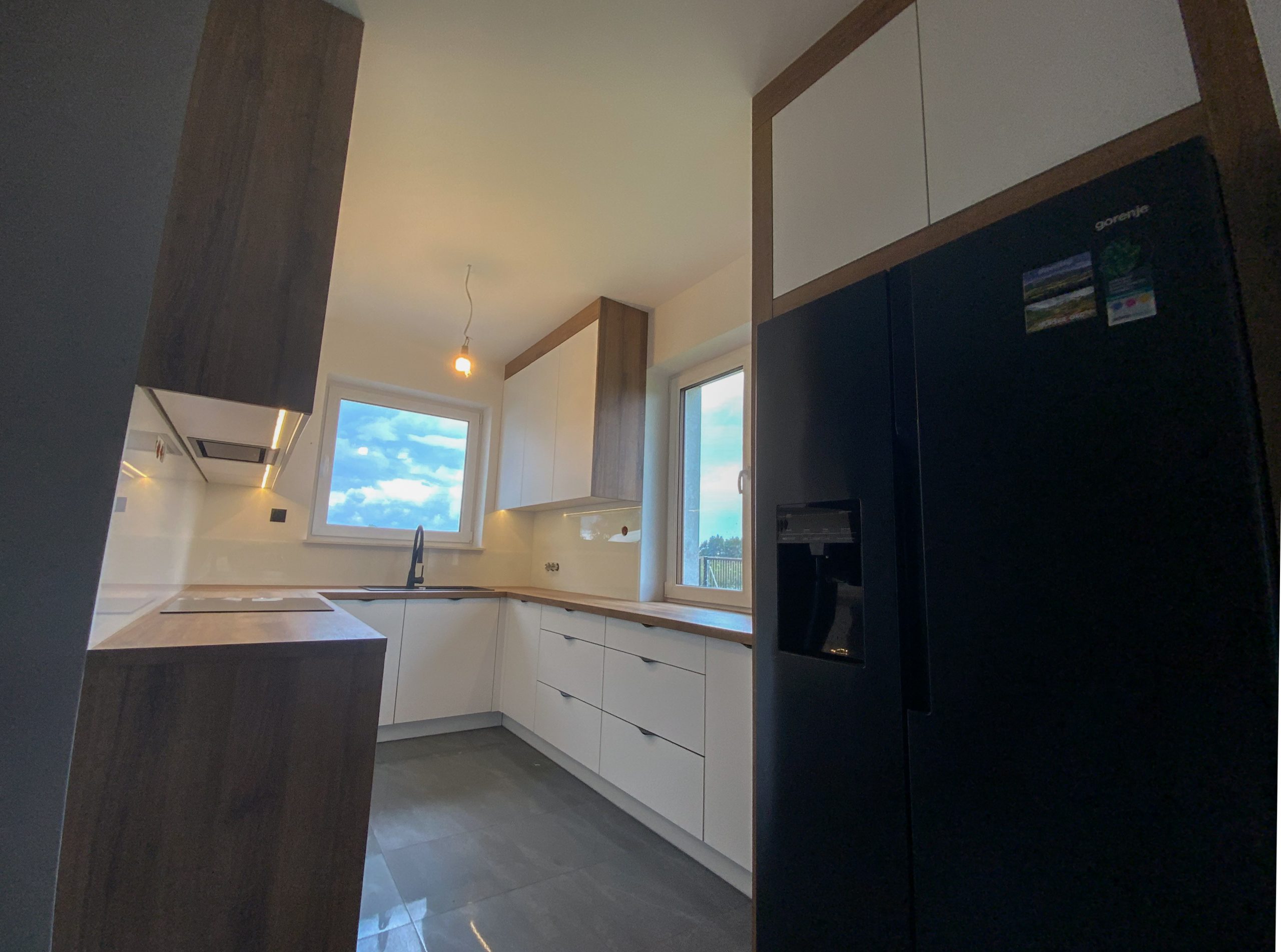 3_czarna lodowka (5)