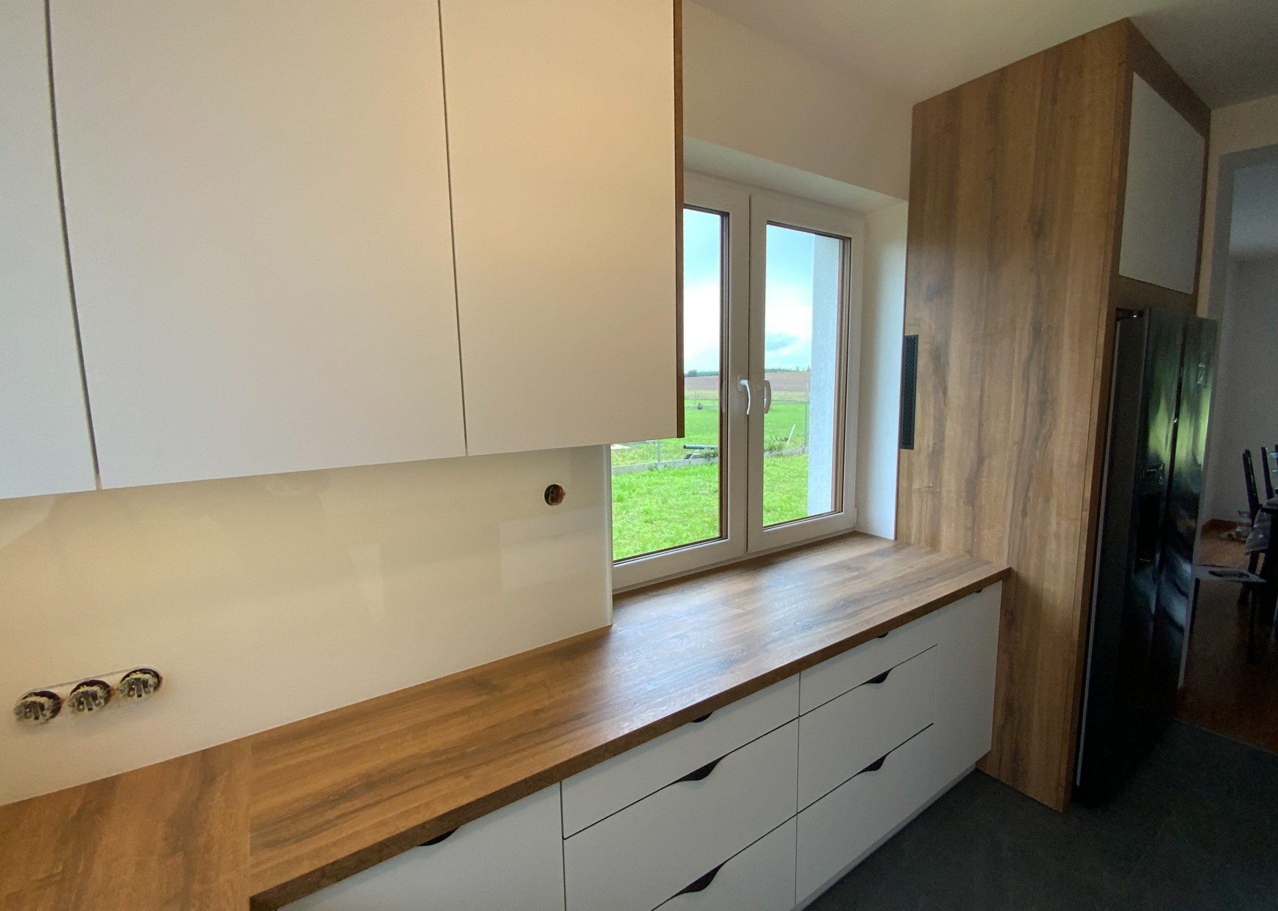 3_czarna lodowka (6)