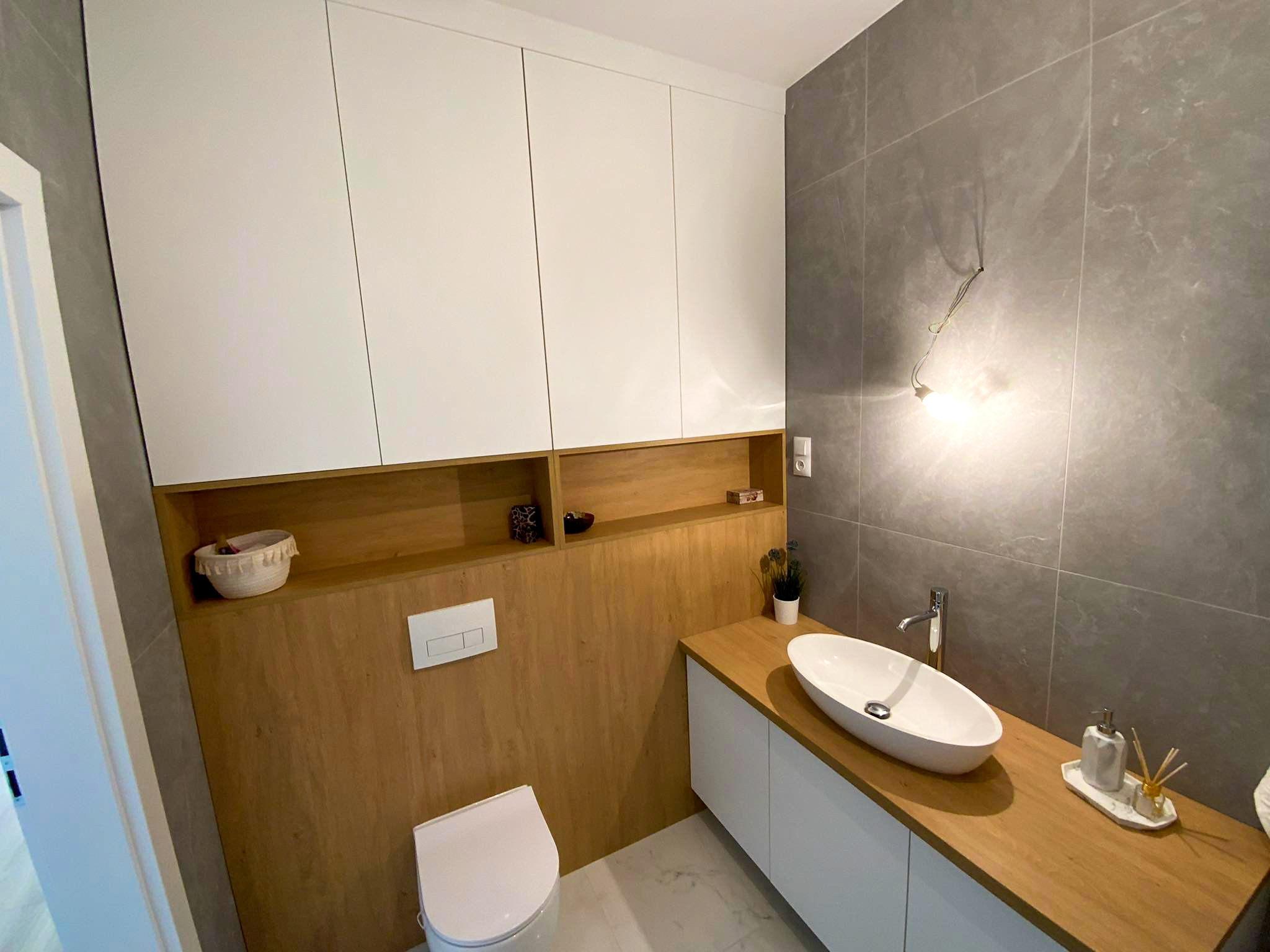 ŁAIZNEKA (6) ŁAIZNEKA (6)