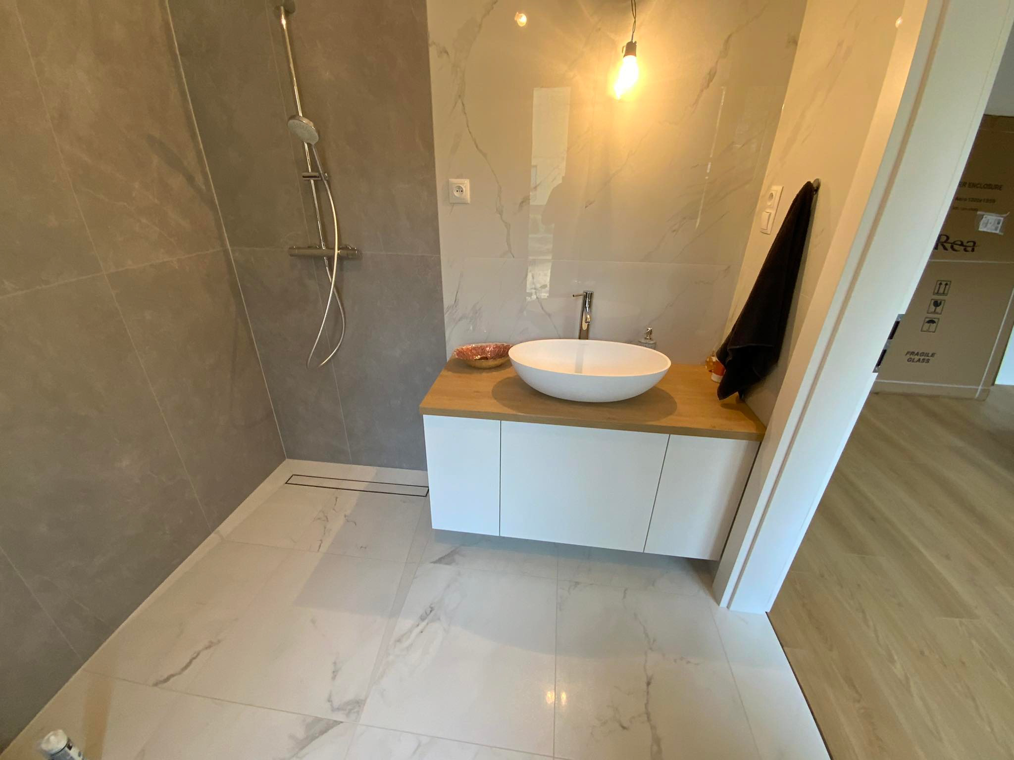 ŁAIZNEKA (9) ŁAIZNEKA (9)