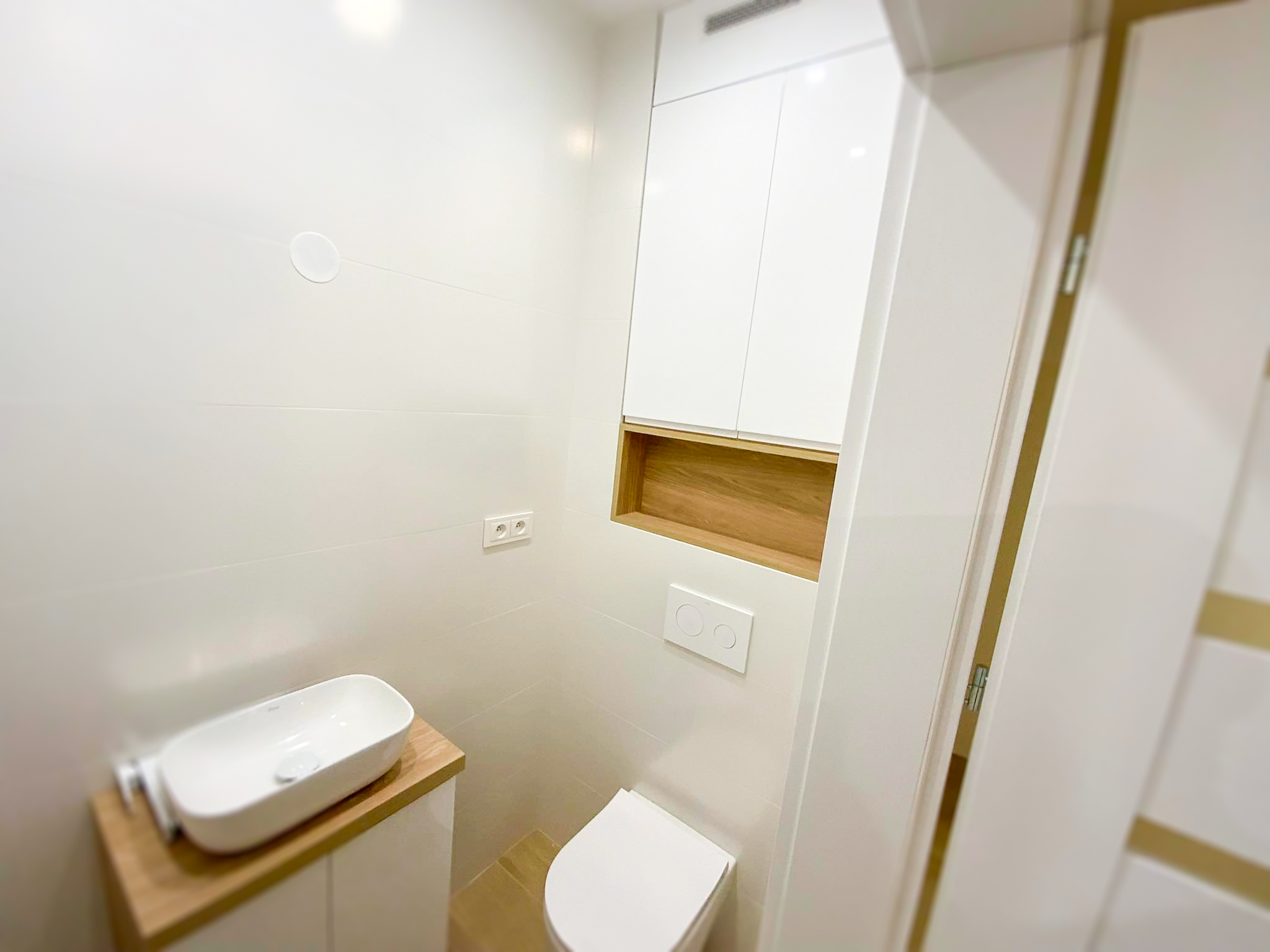 Pojemne Szafki w Łazience - Organizacja i Przestrzeń w Twojej Łazience