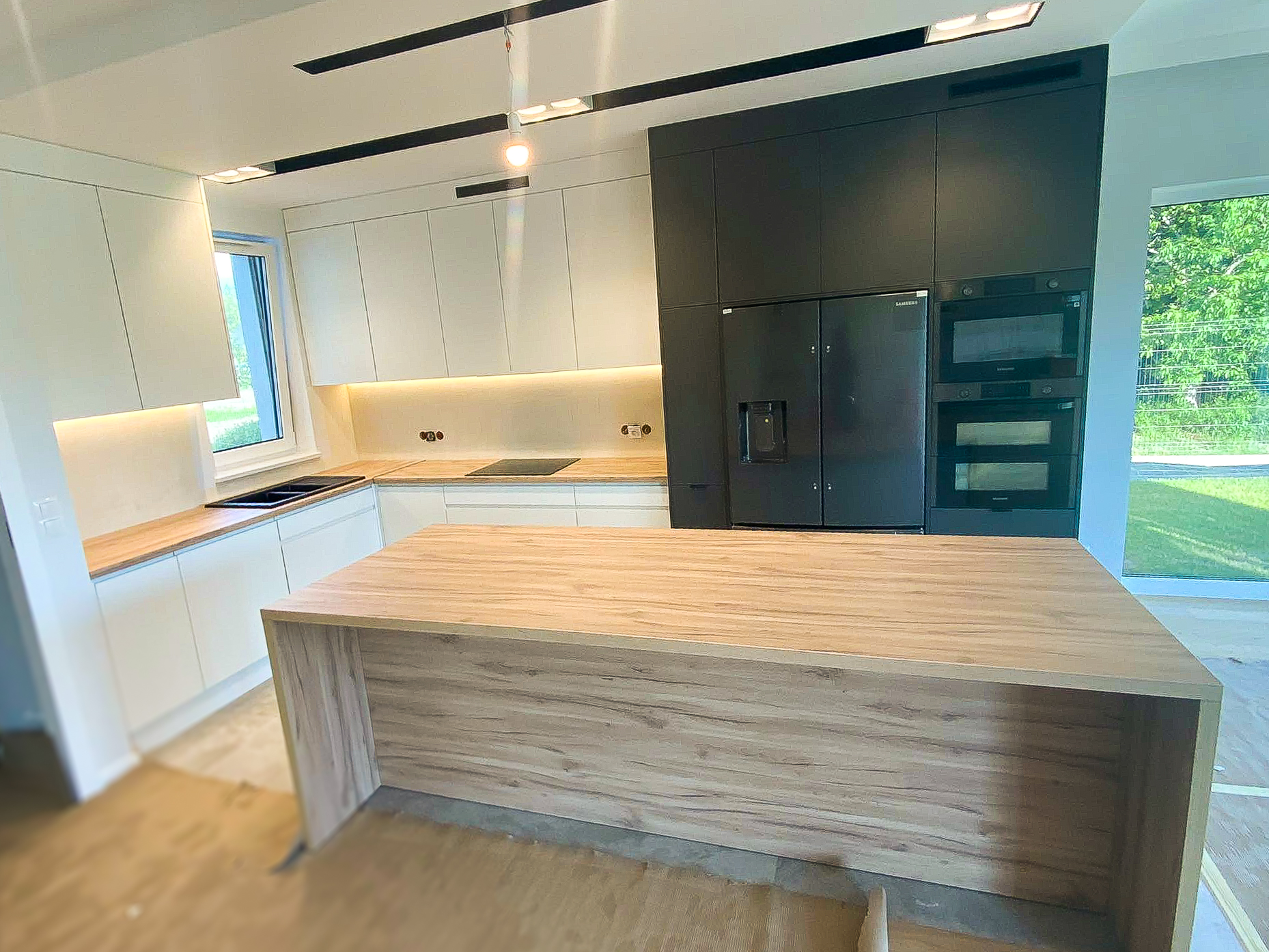 280656373_714278669794806_5489195391045601419_n 280656373_714278669794806_5489195391045601419_n