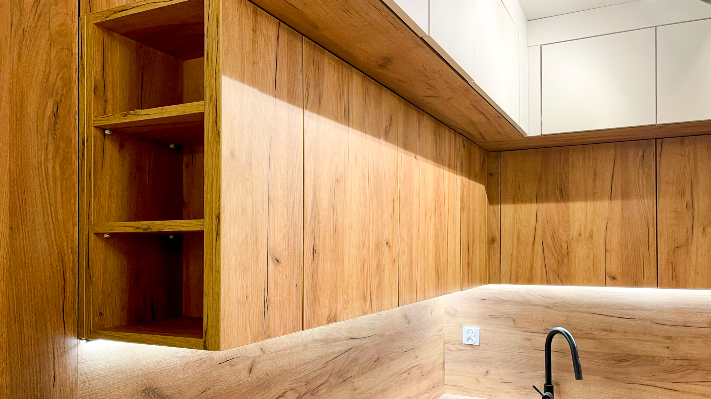 Nowoczesna kuchnia z meblami na wymiar od Keda Meble