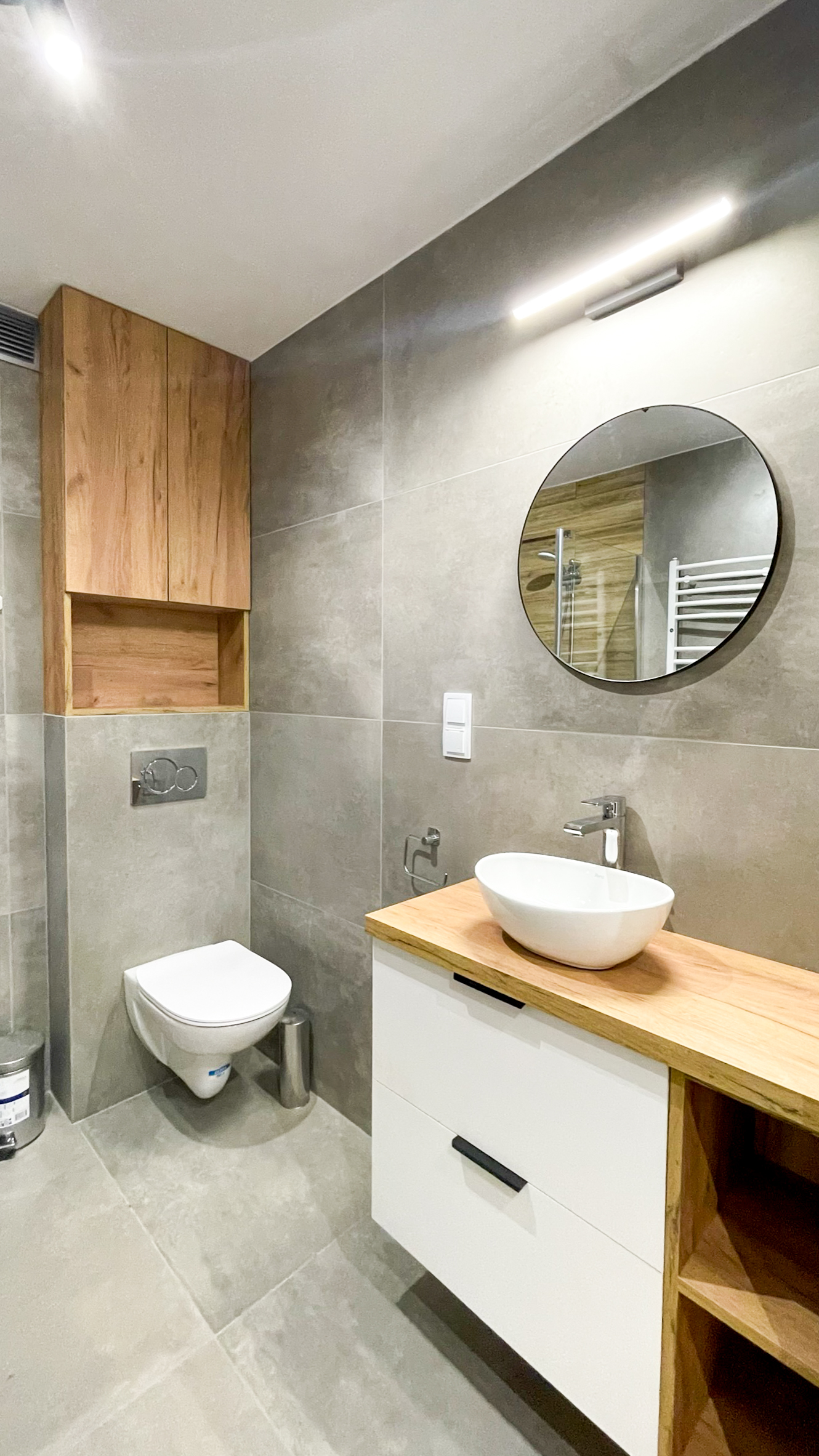 Odporna na wilgoć łazienka z meblami od Keda Meble