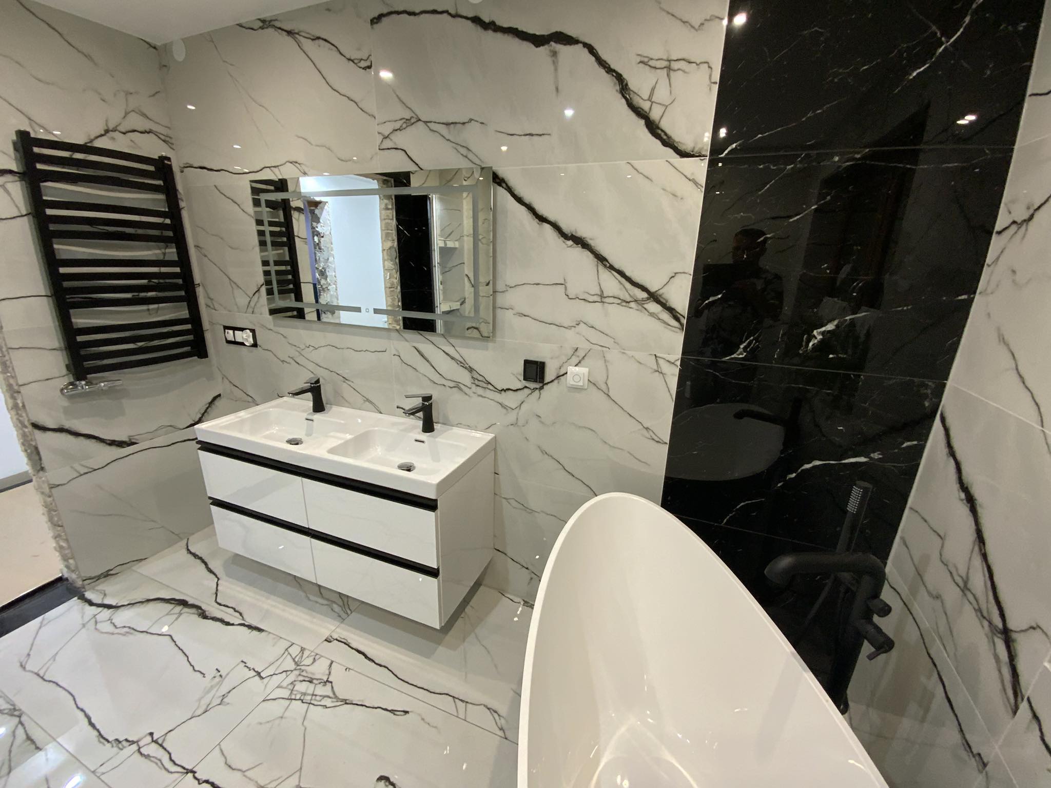 370316747_303215652520188_1438535580054206946_n