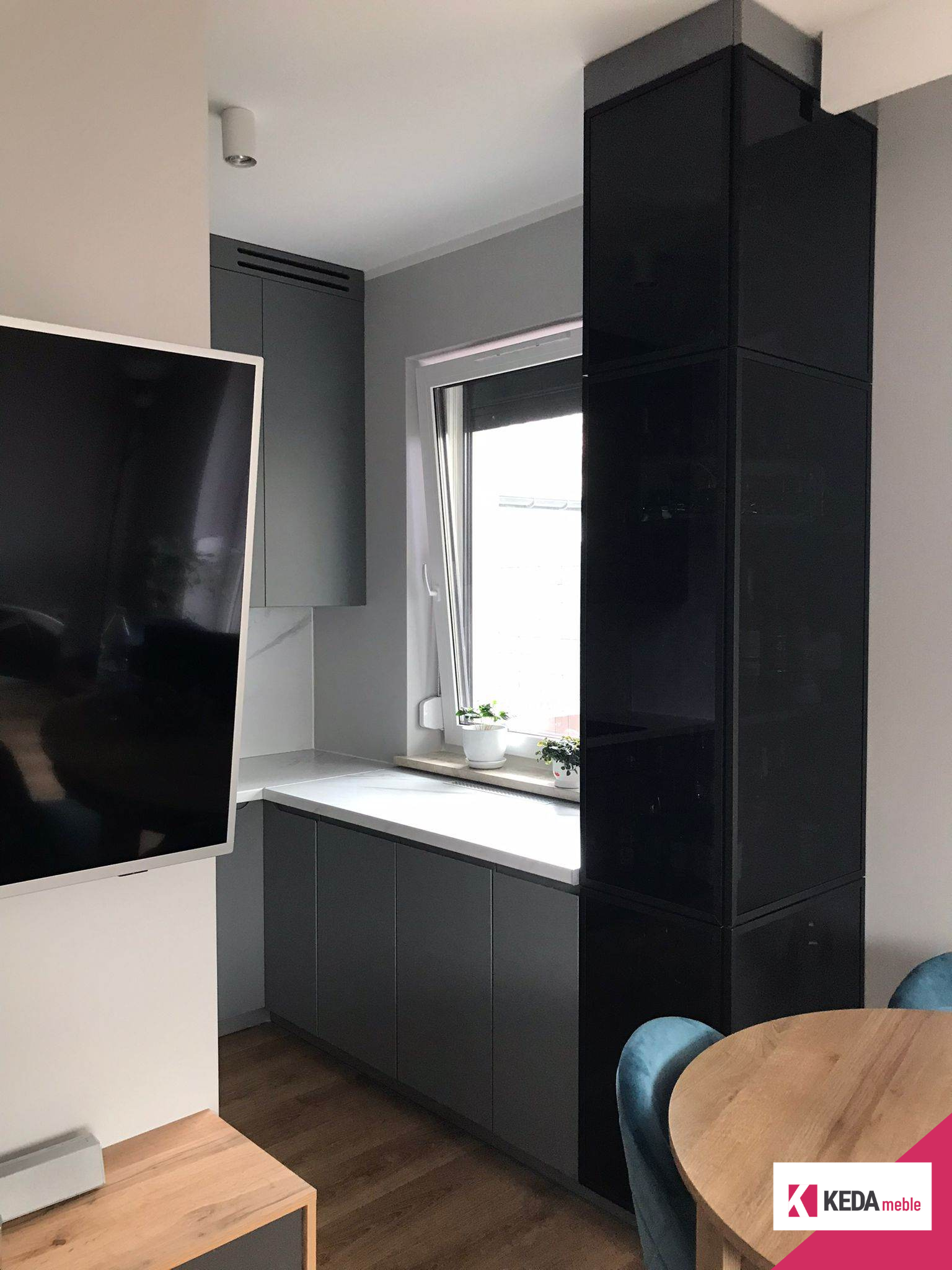 Nowoczesne i funkcjonalne mieszkanie z elegancką kuchnią i praktyczną sypialnią