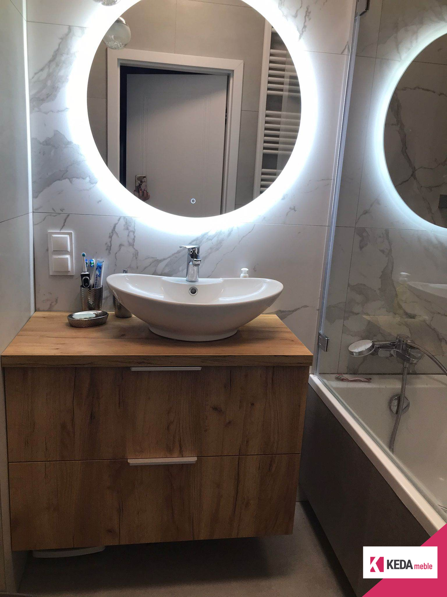 Nowoczesne i funkcjonalne mieszkanie z elegancką kuchnią i praktyczną sypialnią